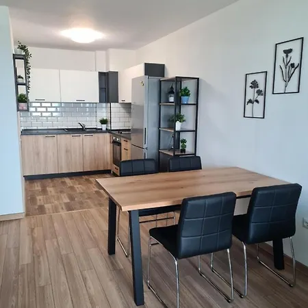 Sky Flats With Parking Apartman *