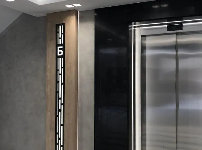 Sky Flats With Parking